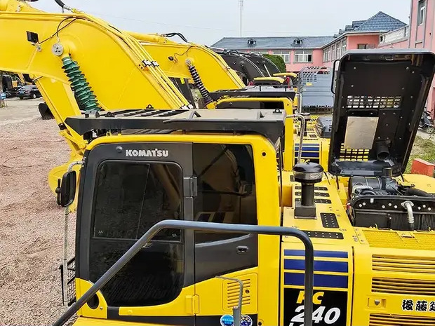 2022 Komatsu PC240 - Escavadora de rastos: foto 5 2022 Komatsu PC240 - Escavadora de rastos: foto 5