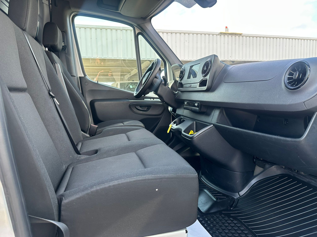 MERCEDES-BENZ Sprinter - Furgão: foto 4 MERCEDES-BENZ Sprinter - Furgão: foto 4