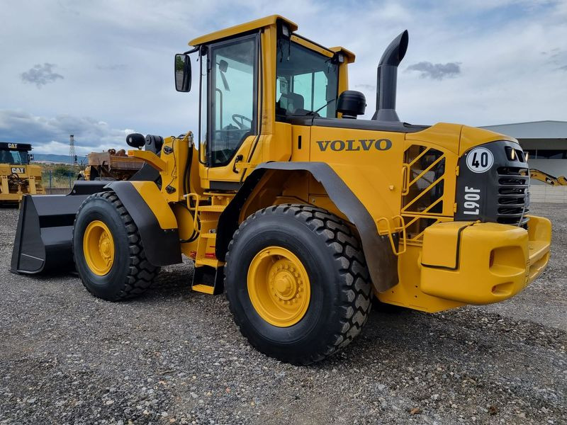 CATERPILLAR L90F - Pá carregadora de rodas: foto 4 CATERPILLAR L90F - Pá carregadora de rodas: foto 4