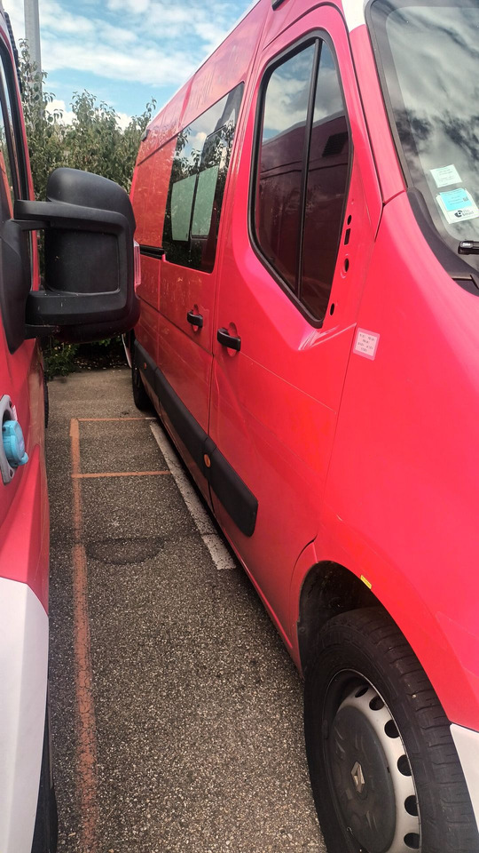A vendre en l'état RENAULT MASTER 2015. - Ambulância: foto 2 A vendre en l'état RENAULT MASTER 2015. - Ambulância: foto 2
