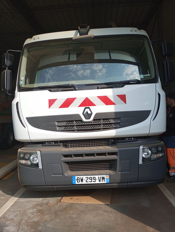 BOM de marque Renault 310 DXI - benne SEMAT bi compartiment - boite de vitesse récente de 5000 km - 2 pneus neufs - dernier passage aux mines en septembre 2023 - arrêt de circulation octobre 2023 - ba - Caminhão de lixo: foto 1 BOM de marque Renault 310 DXI - benne SEMAT bi compartiment - boite de vitesse récente de 5000 km - 2 pneus neufs - dernier passage aux mines en septembre 2023 - arrêt de circulation octobre 2023 - ba - Caminhão de lixo: foto 1