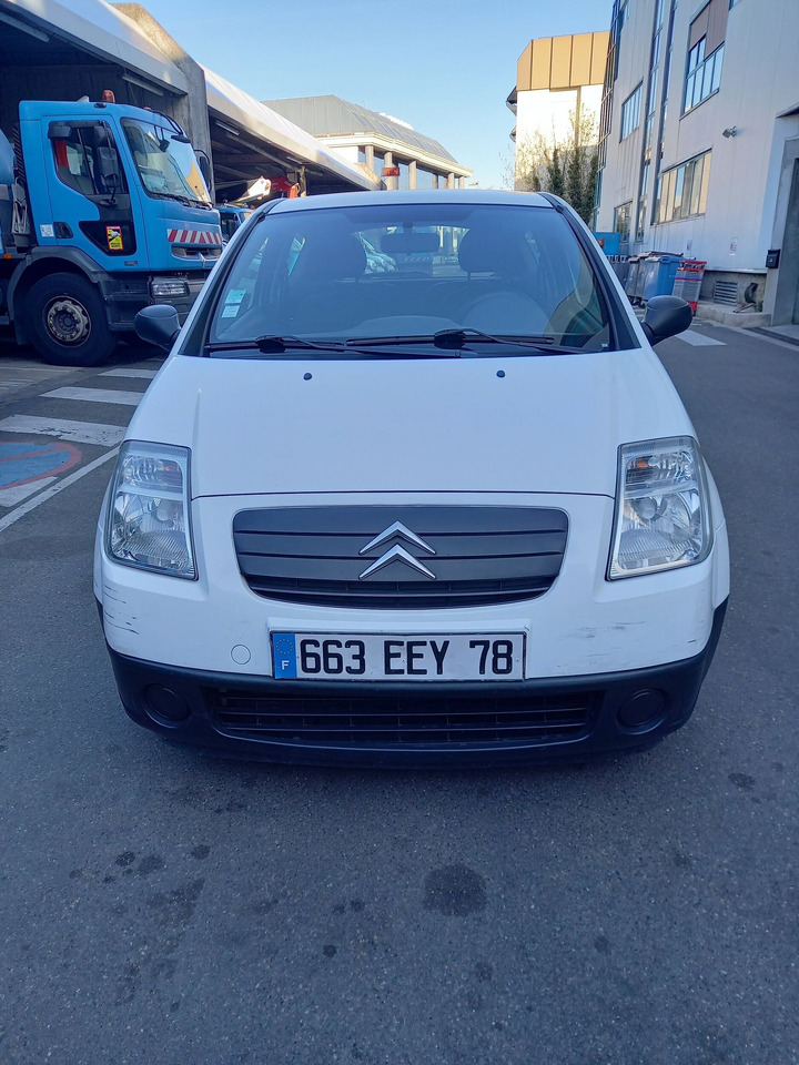 CITROEN C2 -Berline commerciale essence - 3 portes - 2 plac - Automóvel: foto 1 CITROEN C2 -Berline commerciale essence - 3 portes - 2 plac - Automóvel: foto 1