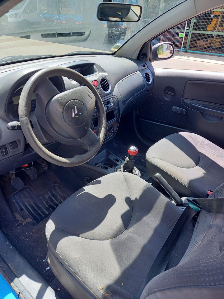 Sedan CITROEN C2 - Voiture berline commerciale essence  - 3 portes: foto 6