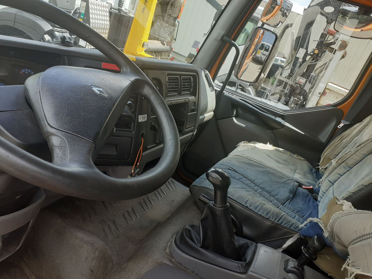 Locação financeira de  /!\ RESERVÉE AUX PROFESSIONNELS DE L'AUTOMOBILE UNIQUEMENT ! /!\ RESERVÉE AUX PROFESSIONNELS DE L'AUTOMOBILE UNIQUEMENT !: foto 7