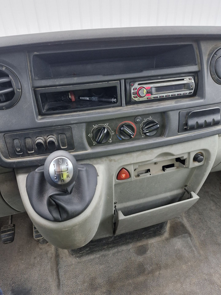 Renault Mascott 3.5T- (Disponible à compter du 24/11/2025) 3 places avec benne basculante hydraulique. BEG. Vendu sans CT. Véhicule roulant. Entretien régulier. Arrêté début 2025 pour souci passage d - Carrinha basculante: foto 5 Renault Mascott 3.5T- (Disponible à compter du 24/11/2025) 3 places avec benne basculante hydraulique. BEG. Vendu sans CT. Véhicule roulant. Entretien régulier. Arrêté début 2025 pour souci passage d - Carrinha basculante: foto 5