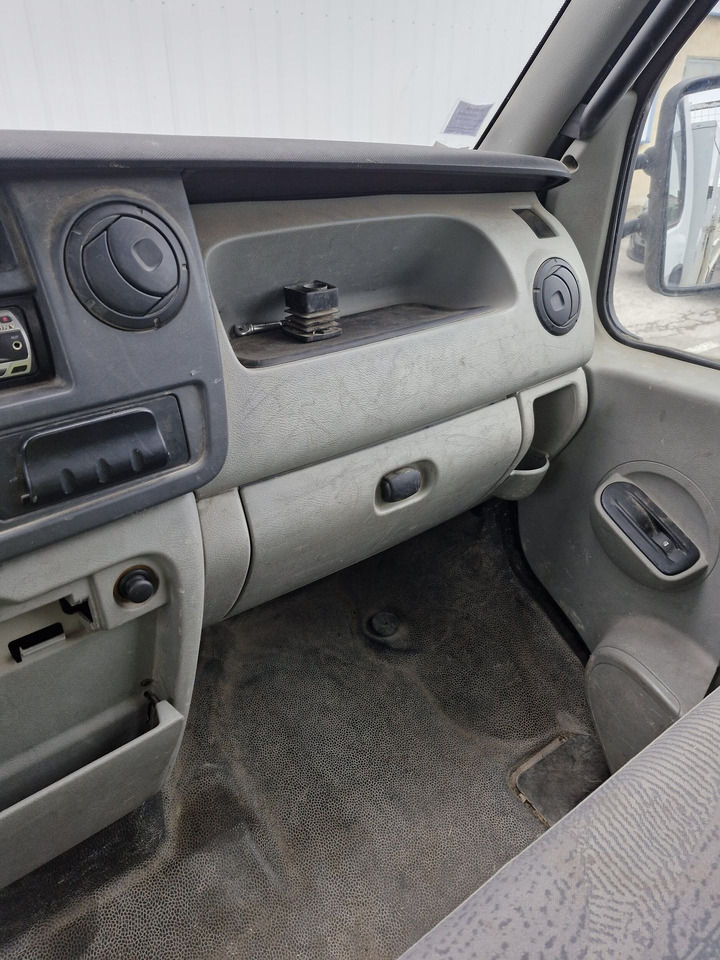 Renault Mascott 3.5T- (Disponible à compter du 24/11/2025) 3 places avec benne basculante hydraulique. BEG. Vendu sans CT. Véhicule roulant. Entretien régulier. Arrêté début 2025 pour souci passage d - Carrinha basculante: foto 4 Renault Mascott 3.5T- (Disponible à compter du 24/11/2025) 3 places avec benne basculante hydraulique. BEG. Vendu sans CT. Véhicule roulant. Entretien régulier. Arrêté début 2025 pour souci passage d - Carrinha basculante: foto 4