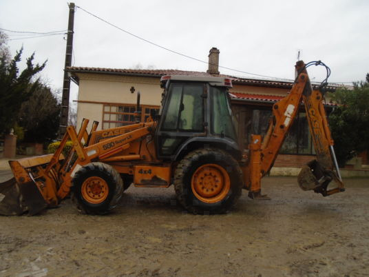 Retroescavadeira Case 580 super LE: foto 12