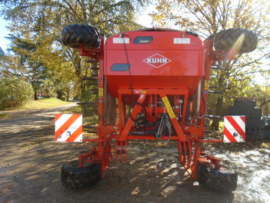 Kuhn MEGANT 500 - Semeadora combinada: foto 1 Kuhn MEGANT 500 - Semeadora combinada: foto 1