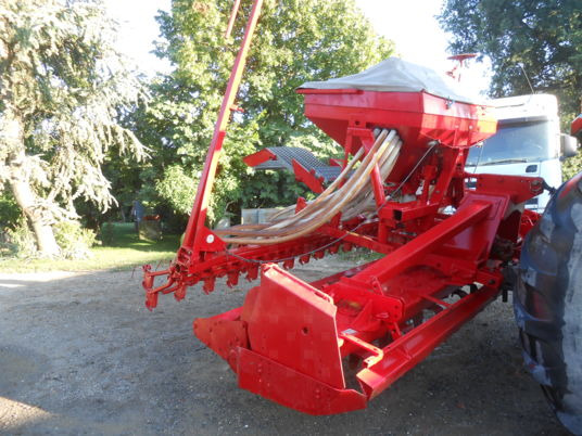 Kverneland DAS + Kverneland herse rotative - Semeadora combinada: foto 3 Kverneland DAS + Kverneland herse rotative - Semeadora combinada: foto 3