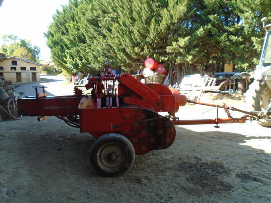 Massey Ferguson 10-8 - Enfardadeira de fardos quadrados: foto 3 Massey Ferguson 10-8 - Enfardadeira de fardos quadrados: foto 3