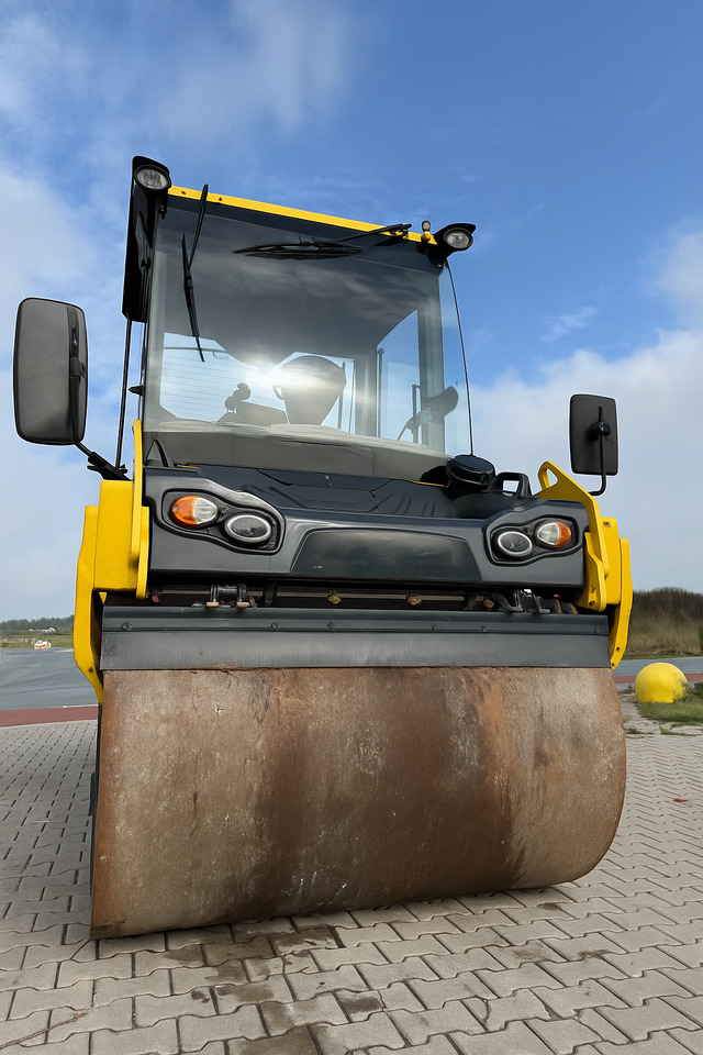 Bomag BW 151 AD-5 - Compactador de asfalto: foto 3 Bomag BW 151 AD-5 - Compactador de asfalto: foto 3