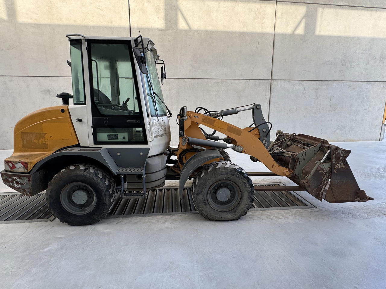 Liebherr L 506 - Pá carregadora de rodas: foto 1 Liebherr L 506 - Pá carregadora de rodas: foto 1