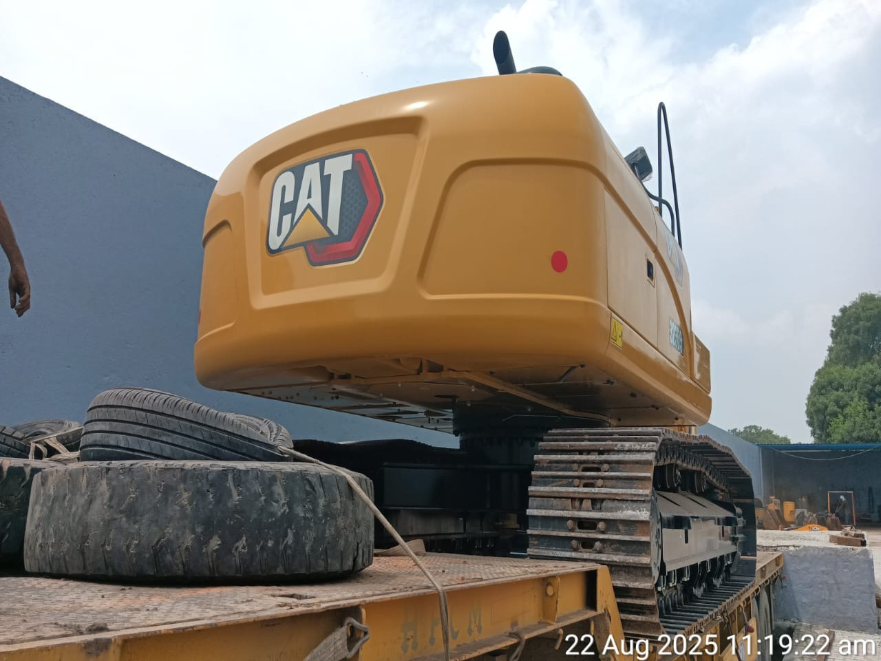CATERPILLAR 323D3 - Escavadeira: foto 5 CATERPILLAR 323D3 - Escavadeira: foto 5