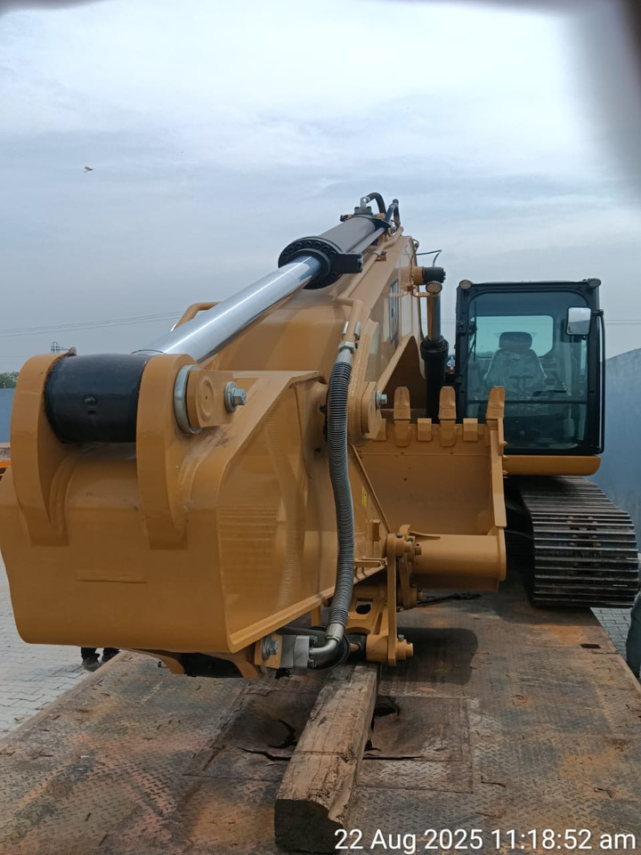 CATERPILLAR 323D3 - Escavadeira: foto 1 CATERPILLAR 323D3 - Escavadeira: foto 1