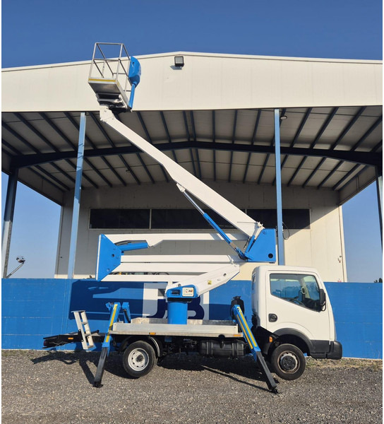 Usado SOCAGE DA320 sobre NISSAN CABSTAR 35.12 - Plataforma aérea: foto 3 Usado SOCAGE DA320 sobre NISSAN CABSTAR 35.12 - Plataforma aérea: foto 3