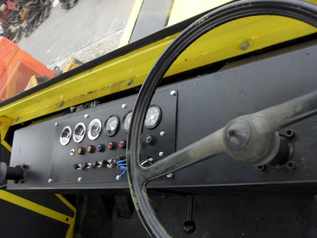 Stavostroj Remasz VP200 - Compactador de pneus: foto 3 Stavostroj Remasz VP200 - Compactador de pneus: foto 3