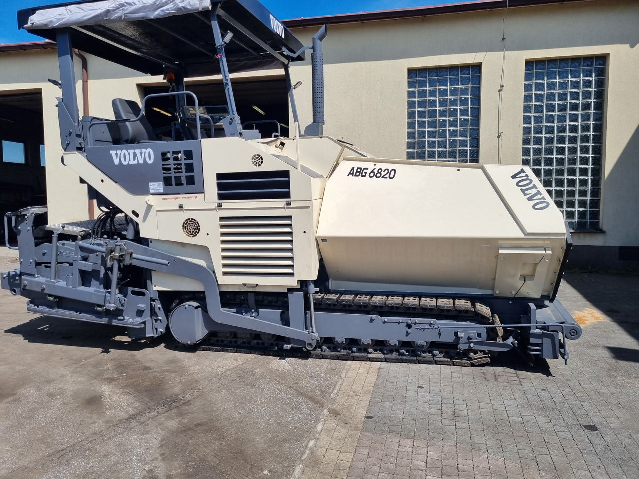 VOLVO TITAN 6820 - Acabadora: foto 3 VOLVO TITAN 6820 - Acabadora: foto 3