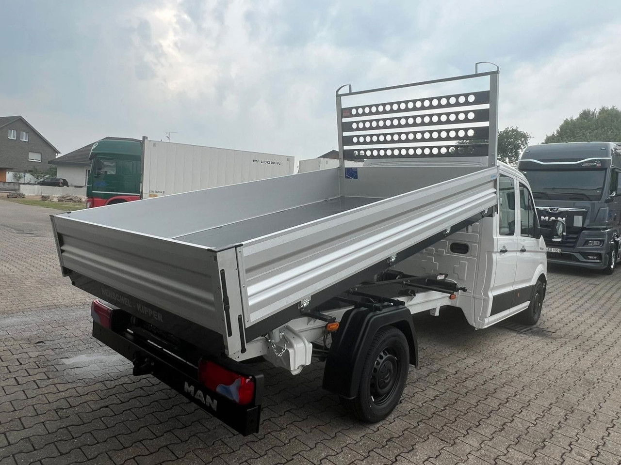 MAN TGE 3 3.180 L4 - 3-Seiten-Kipper 3,5t Aut. LED DC - Carrinha basculante, Carrinha cabine dupla: foto 2 MAN TGE 3 3.180 L4 - 3-Seiten-Kipper 3,5t Aut. LED DC - Carrinha basculante, Carrinha cabine dupla: foto 2