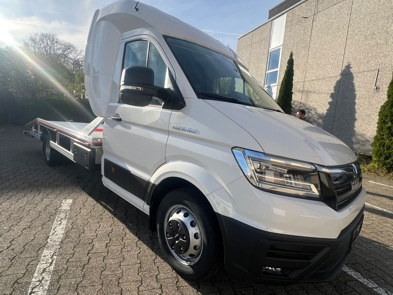 MAN TGE 6.160 Automatic Schlafkab Sofort Verfügbarba - Camião transporte de veículos: foto 2 MAN TGE 6.160 Automatic Schlafkab Sofort Verfügbarba - Camião transporte de veículos: foto 2