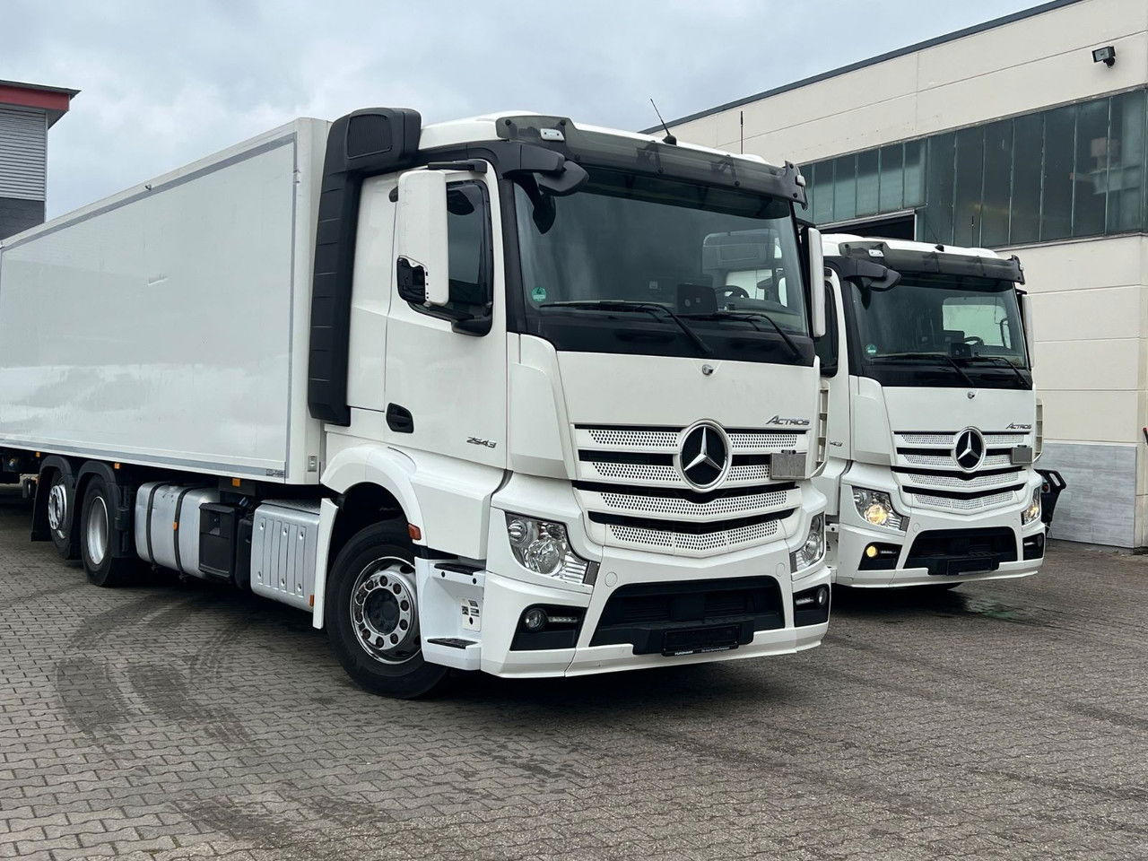 Mercedes-Benz Actros 2543 LBW Voll-Luft-Gefed-Lang Kof - Camião furgão: foto 5 Mercedes-Benz Actros 2543 LBW Voll-Luft-Gefed-Lang Kof - Camião furgão: foto 5
