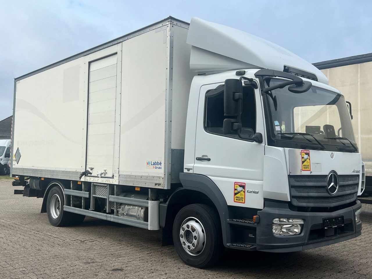 Mercedes-Benz Atego 1218 L Classic-Vermietung möglich-ADR-LBW - Camião furgão: foto 2 Mercedes-Benz Atego 1218 L Classic-Vermietung möglich-ADR-LBW - Camião furgão: foto 2