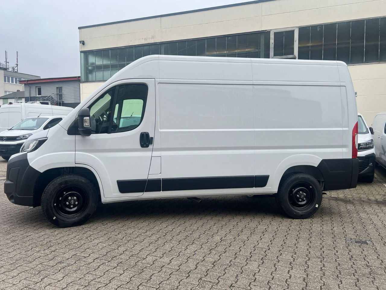Opel Movano L2H2 140 Kasten Rückfahrkam Allwetter+ - Furgão: foto 5 Opel Movano L2H2 140 Kasten Rückfahrkam Allwetter+ - Furgão: foto 5