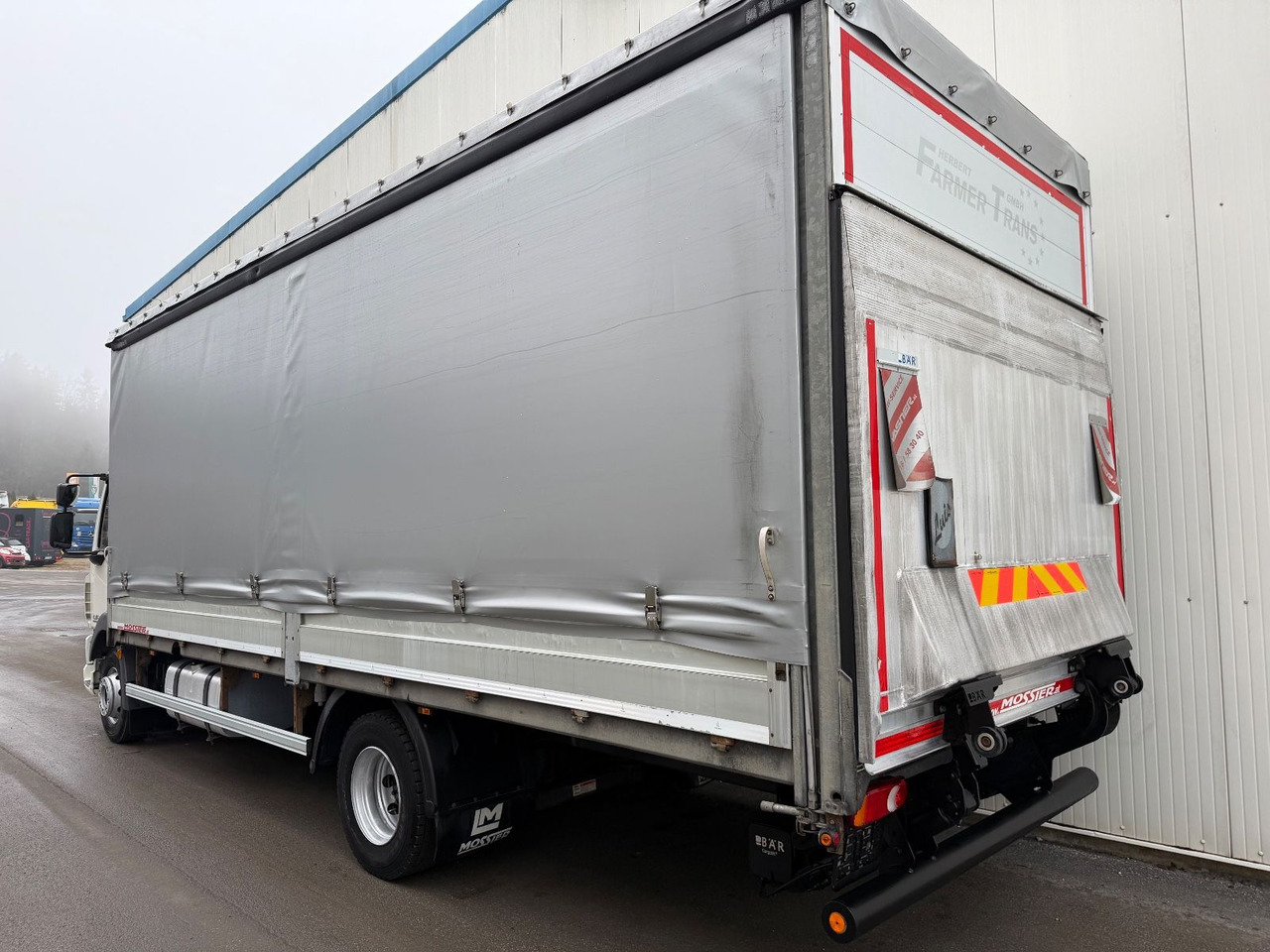 DAF LF 260 2T LBW TÜV neu - Camião de lona: foto 3 DAF LF 260 2T LBW TÜV neu - Camião de lona: foto 3