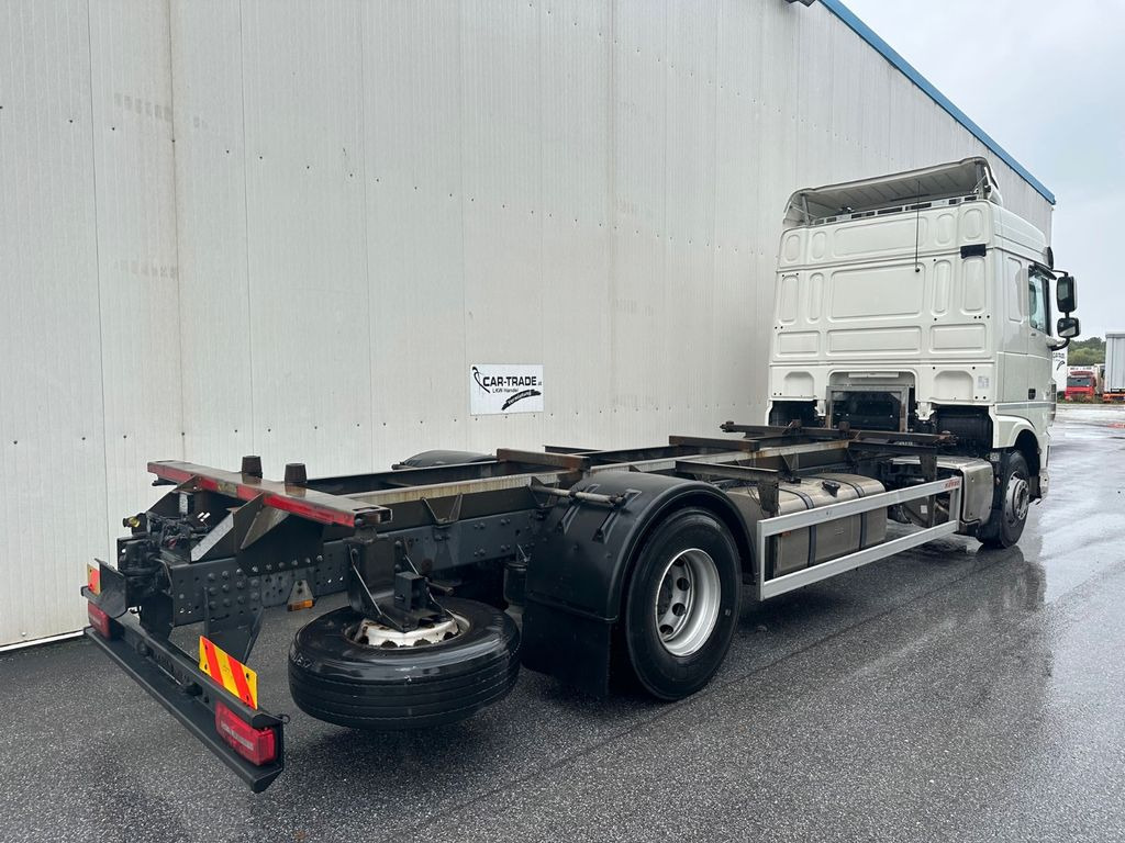 DAF XF 460 SpaceCab Retarder TÜV neu - Camião transportador de contêineres/ Caixa móvel: foto 3 DAF XF 460 SpaceCab Retarder TÜV neu - Camião transportador de contêineres/ Caixa móvel: foto 3