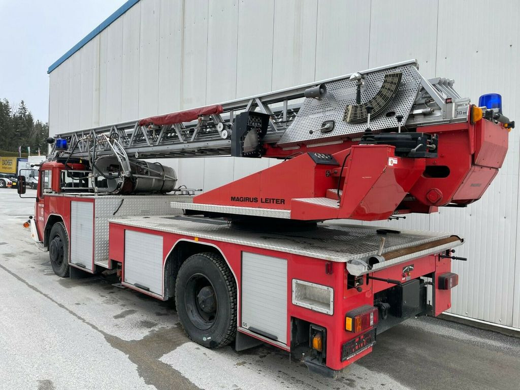Iveco Magirus 120.25 Drehleiter 30m mit Korb! - Carro de bombeiro: foto 3 Iveco Magirus 120.25 Drehleiter 30m mit Korb! - Carro de bombeiro: foto 3