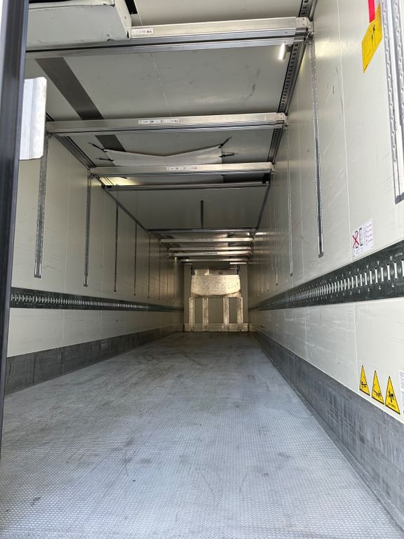 Krone SD 27 Thermoking Spectrum Multitemp Pharma Safe Krone SD 27 Thermoking Spectrum Multitemp Pharma Safe - Semi-reboque frigorífico: foto 5 Krone SD 27 Thermoking Spectrum Multitemp Pharma Safe Krone SD 27 Thermoking Spectrum Multitemp Pharma Safe - Semi-reboque frigorífico: foto 5