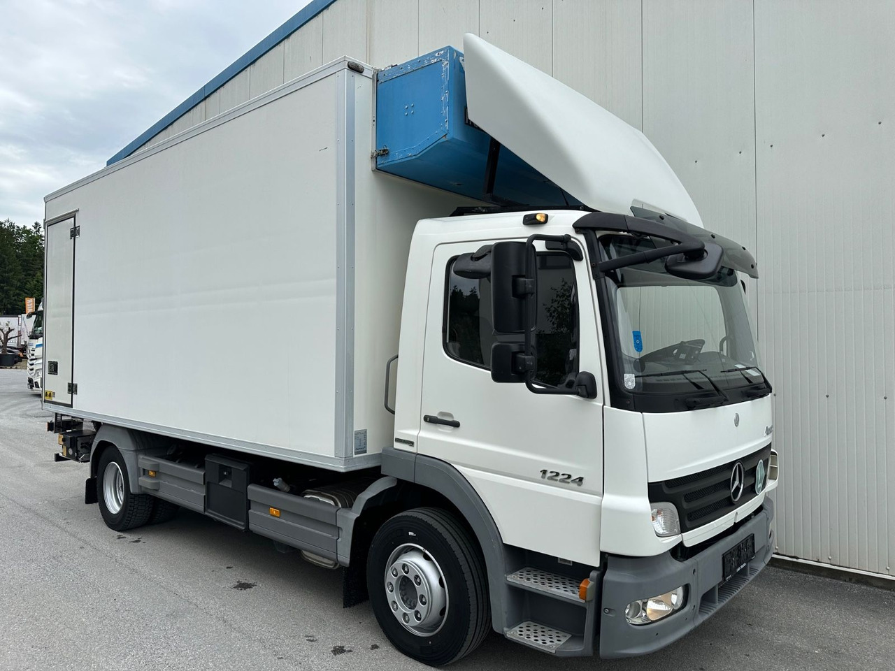 Mercedes-Benz Atego 1224 Automat Klima TK-29C - Camião frigorífico: foto 2 Mercedes-Benz Atego 1224 Automat Klima TK-29C - Camião frigorífico: foto 2