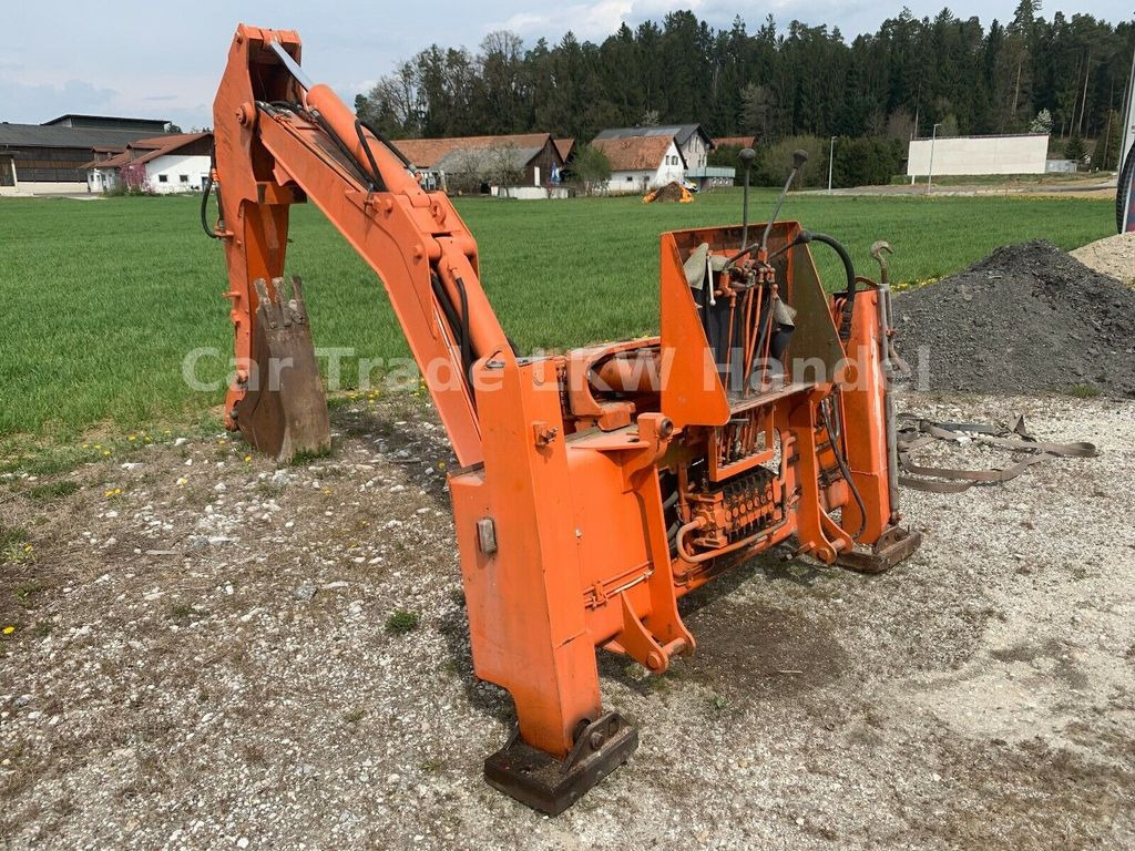 Retroescavadeira Schaeff SKB 902: foto 7