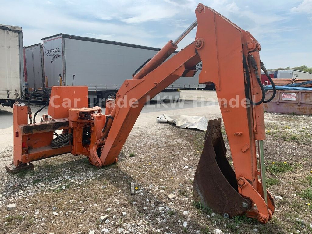 Retroescavadeira Schaeff SKB 902: foto 9