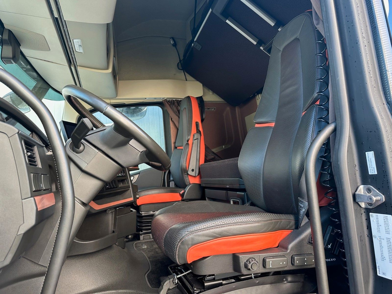 Volvo FH 750 XL Retarder Vollausstattung - Tractor: foto 5 Volvo FH 750 XL Retarder Vollausstattung - Tractor: foto 5