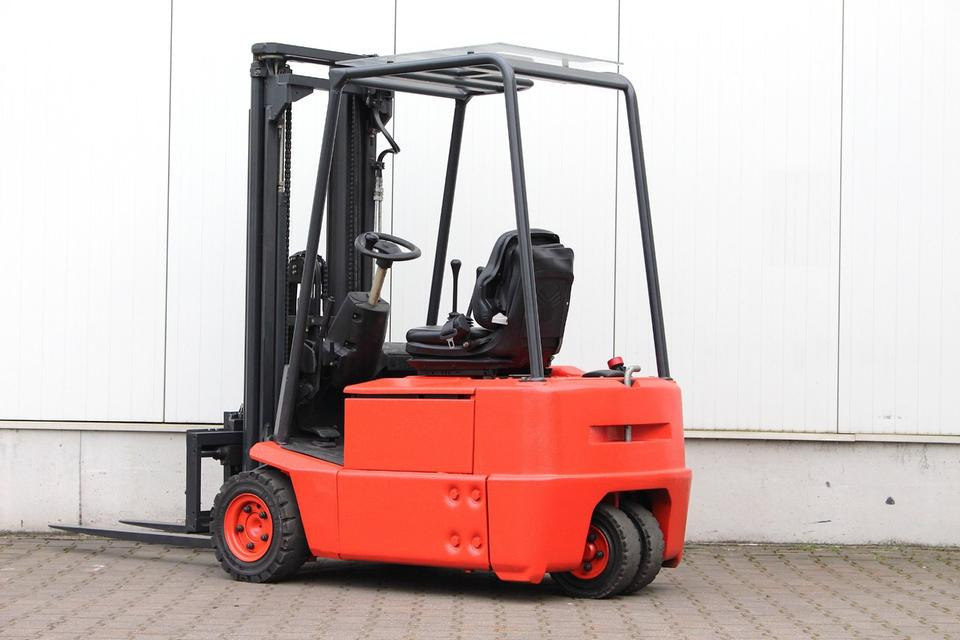 LINDE E15Z-02 Triplex 4,7m - Empilhador elétrico: foto 3 LINDE E15Z-02 Triplex 4,7m - Empilhador elétrico: foto 3