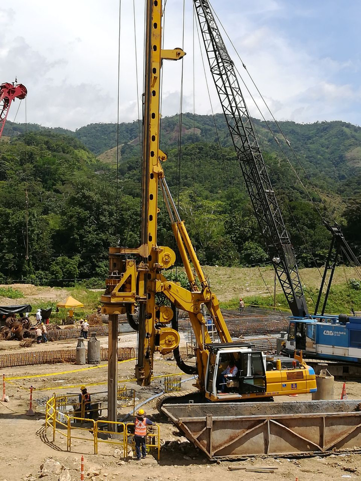 BAUER BG 22H - Máquina de perfuração: foto 1 BAUER BG 22H - Máquina de perfuração: foto 1