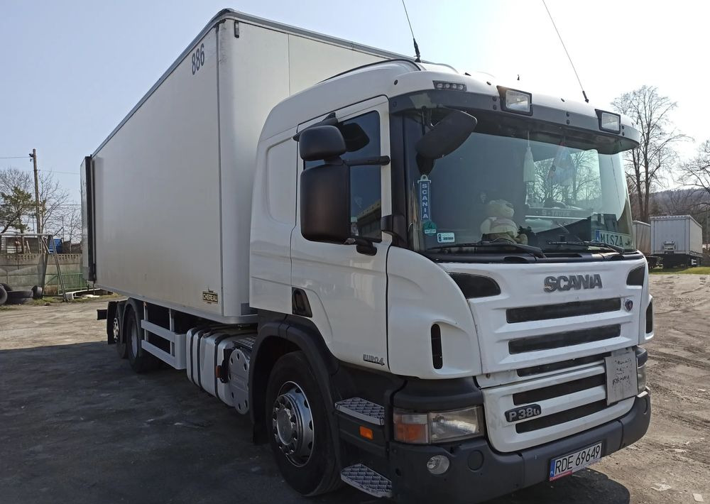 Camião isotérmico Scania B6X2: foto 1