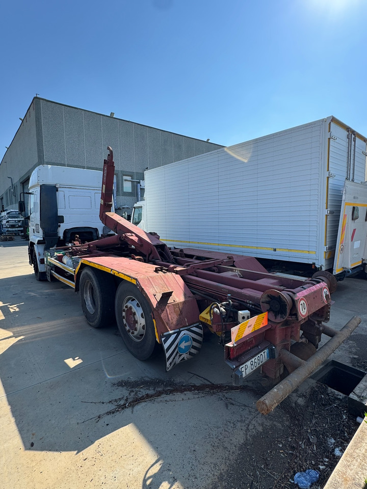 IVECO MAGIRUS 240E42 Gancio Scarrabile - Camião de caixa aberta/ Plataforma: foto 4 IVECO MAGIRUS 240E42 Gancio Scarrabile - Camião de caixa aberta/ Plataforma: foto 4