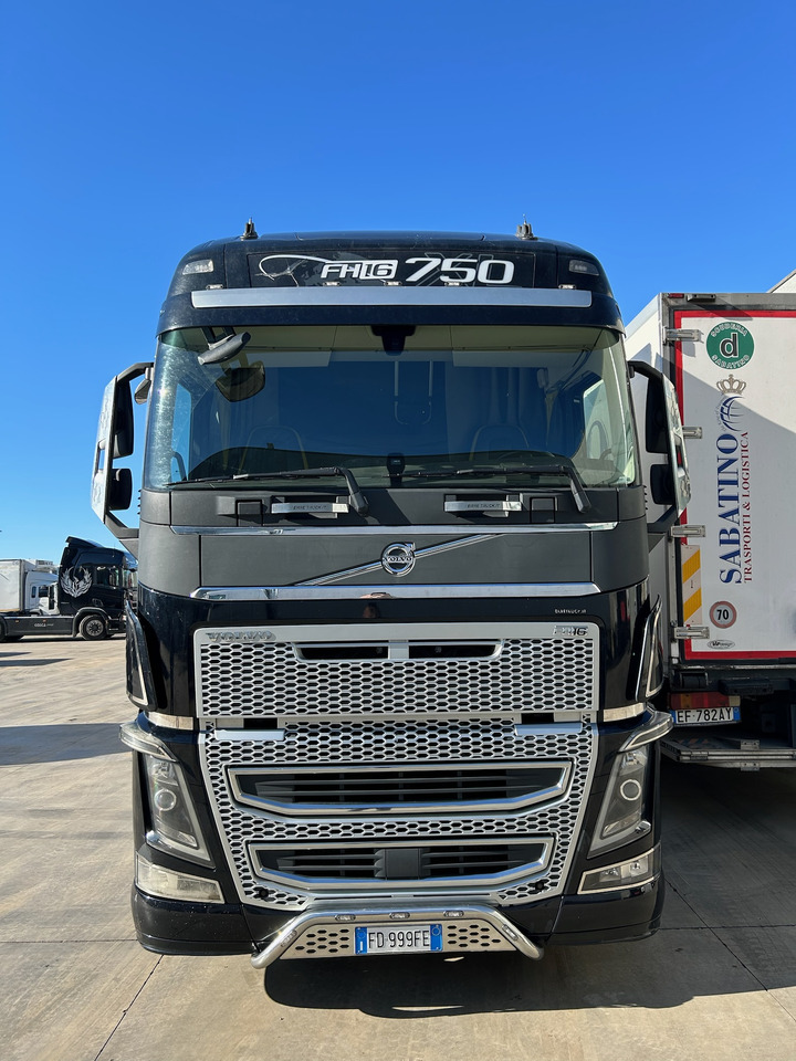 VOLVO FH 750 - Camião frigorífico: foto 4 VOLVO FH 750 - Camião frigorífico: foto 4