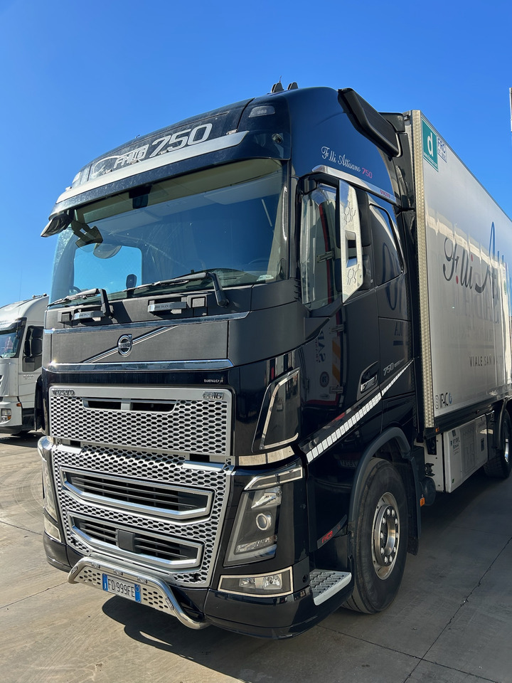 VOLVO FH 750 - Camião frigorífico: foto 5 VOLVO FH 750 - Camião frigorífico: foto 5