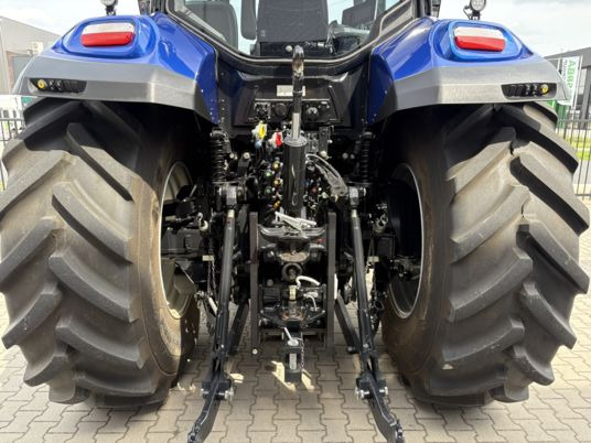 New Holland T7.300 PLMi - Trator: foto 4 New Holland T7.300 PLMi - Trator: foto 4