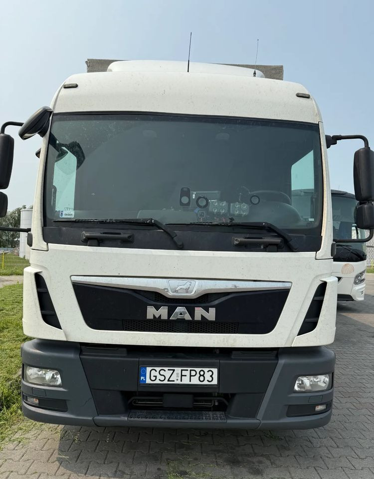 MAN TGL - Camião de lona: foto 2 MAN TGL - Camião de lona: foto 2