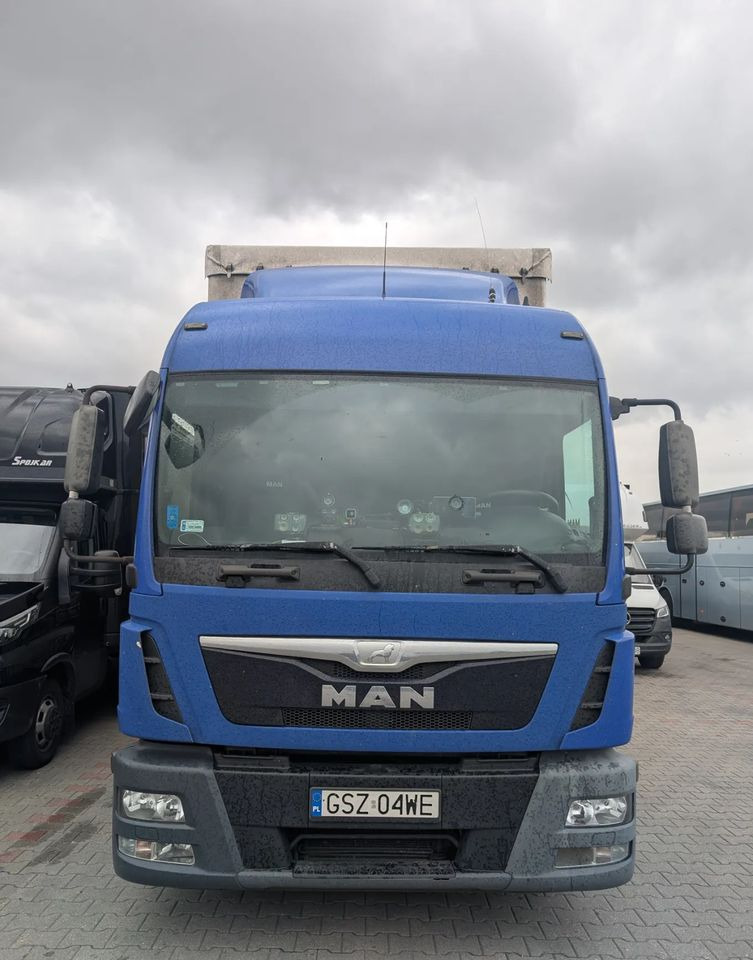 MAN TRUCK TGL - Camião de lona: foto 2 MAN TRUCK TGL - Camião de lona: foto 2