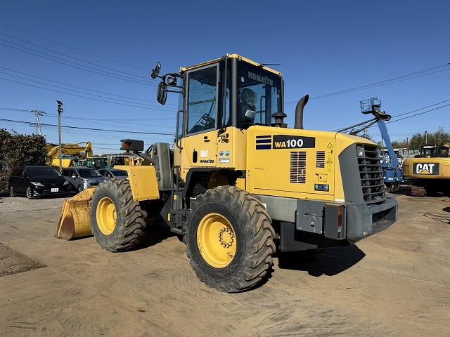 KOMATSU WA100-6 - Pá carregadora de rodas: foto 3 KOMATSU WA100-6 - Pá carregadora de rodas: foto 3