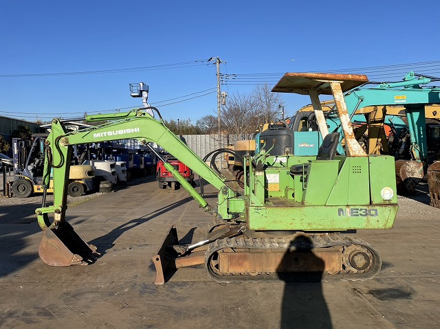 MITSUBISHI ME30 - Mini escavadeira: foto 2 MITSUBISHI ME30 - Mini escavadeira: foto 2