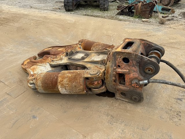 NPK SRC25 - Tesoura de demolição: foto 2 NPK SRC25 - Tesoura de demolição: foto 2