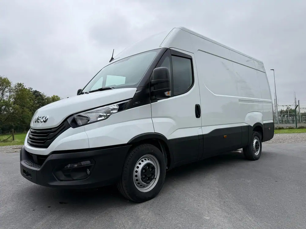 Iveco Daily 35-140 *L2H2*DISPO DE STOCK*Airco*Cruise control - Furgão: foto 1 Iveco Daily 35-140 *L2H2*DISPO DE STOCK*Airco*Cruise control - Furgão: foto 1