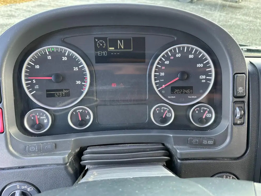 Camião grua, Camião de caixa aberta/ Plataforma MAN TGM 18.280 *202000 km*Grue EFFER type 120 3 S*PREMIER PROPRIO: foto 18 Camião grua, Camião de caixa aberta/ Plataforma MAN TGM 18.280 *202000 km*Grue EFFER type 120 3 S*PREMIER PROPRIO: foto 18