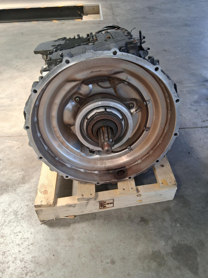 MAN TGS - Caixa de velocidade: foto 2 MAN TGS - Caixa de velocidade: foto 2