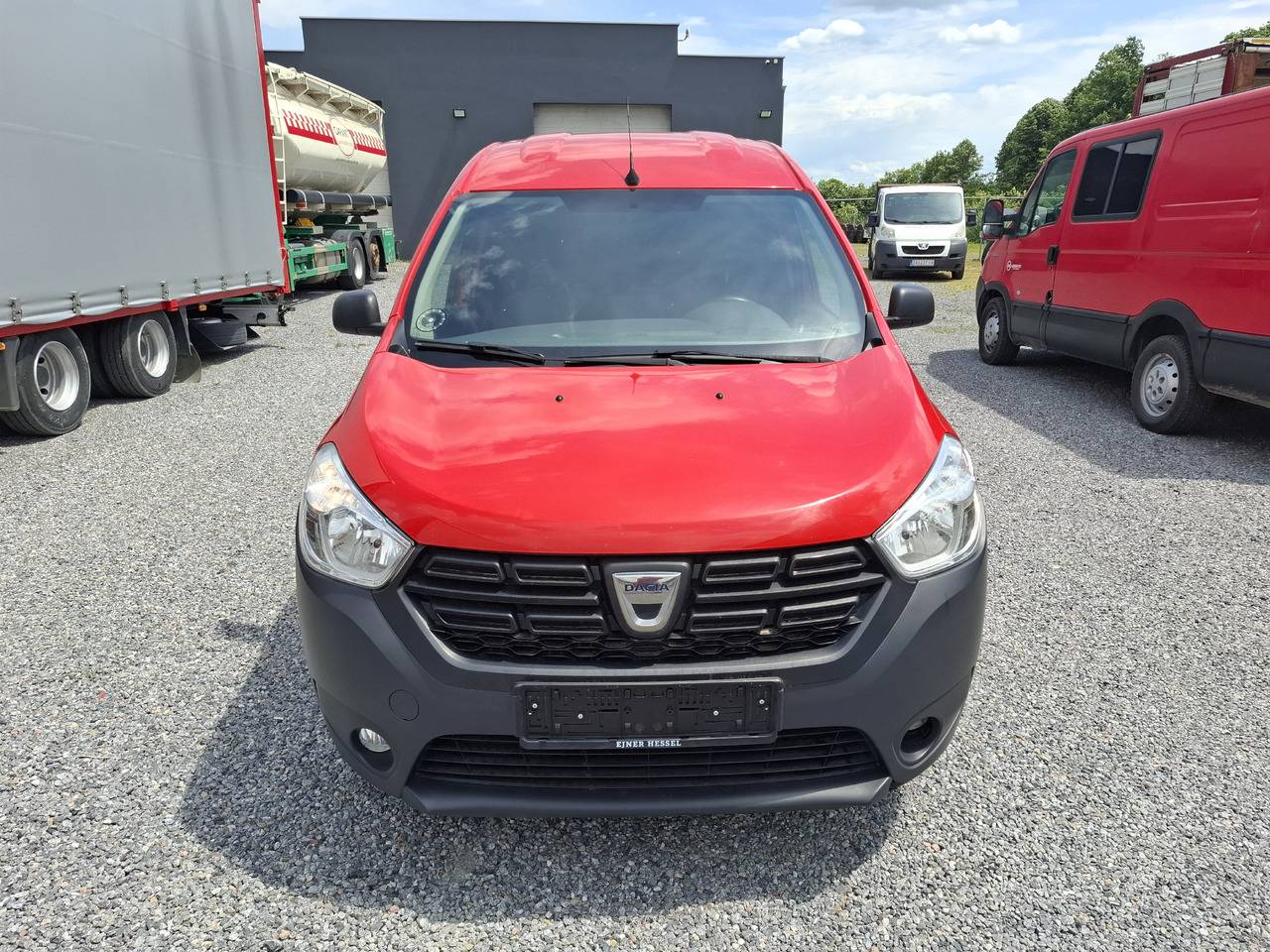 DACIA Dokker 1.5 DCI - Carrinha de contentor: foto 2 DACIA Dokker 1.5 DCI - Carrinha de contentor: foto 2